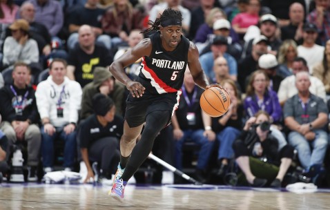 九游体育下载-定海神针！霍勒迪8记三分砍下35分5板11助 末节独得16分