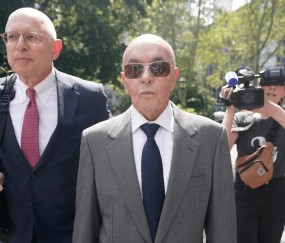 九游体育下载-89岁的前热刺老板从豪华游艇上，出售总值2亿英镑的艺术品