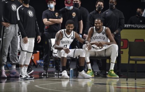 九游体育下载-合体首秀吃瘪！篮网三巨头磨合需耐心 防守是隐患