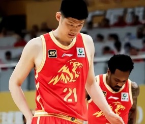 九游体育下载-广厦G4首节碾压上海！胡金秋轰14分，攻守均有变化，古德温迷失！