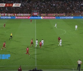 炸裂！C罗轰出远距离炮弹世界波，距离世预赛历史射手王差1球