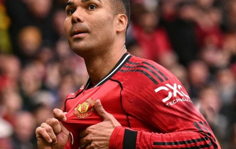 九游体育下载-曼联主场7万人高呼卡塞米罗再踢1年！表现越好越难留队，拉爵无情